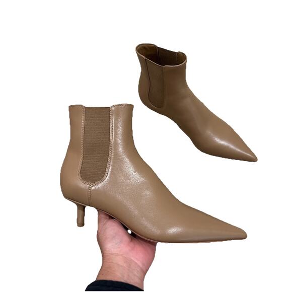JOHNATHAN SIMKHAI Women’s Tan Pointed Toe Heel Booties Leather Size 37 Pull On - Picture 1 of 8